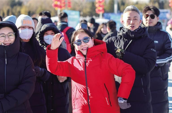 雪上竞逐  冰上狂欢|呼和浩特市|布鲁|射箭|足球|俱乐部联赛_新浪体育_新浪新闻